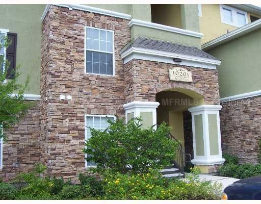 10201 COURTNEY PALMS DRIVE UNIT 104 Tampa, FL 33619