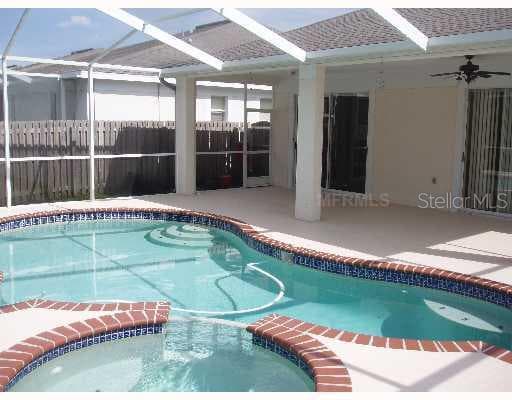 9317 HUNTERS PARK WAY TAMPA, FL 33647