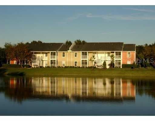 215 Lake Brook CIRCLE UNIT 105 Brandon, FL 33511