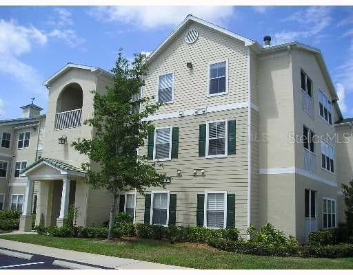 18247 BRIDLE CLUB DRIVE UNIT 18247 TAMPA, FL 33647