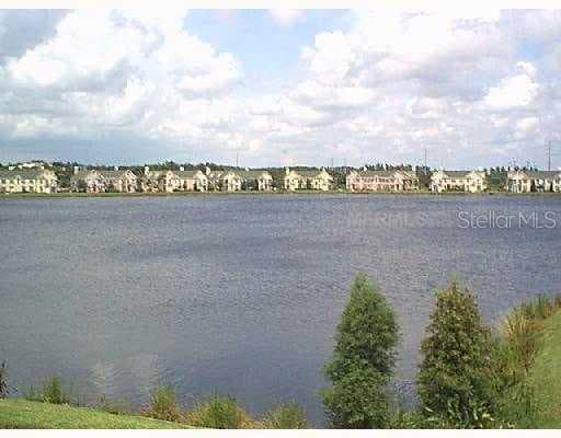 9204 LAKE CHASE ISLAND WAY UNIT -- Tampa, FL 33626
