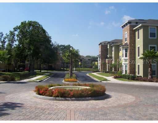 10105 COURTNEY PALMS DRIVE UNIT 303 Tampa, FL 33619