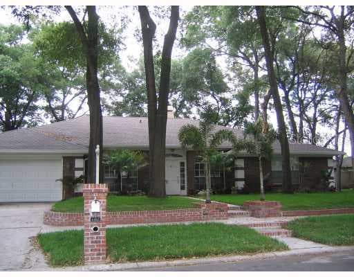 6402 N QUEENSWAY DRIVE TAMPA, FL 33617