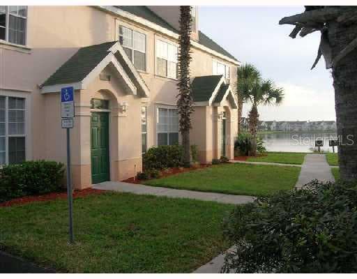 9290 LAKE CHASE ISLAND WAY UNIT -- TAMPA, FL 33626