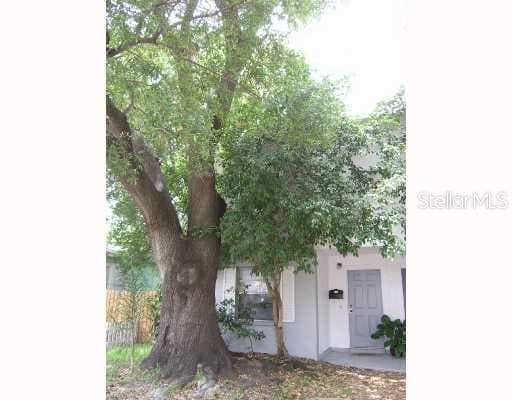 2405 W STROUD AVENUE TAMPA, FL 33629