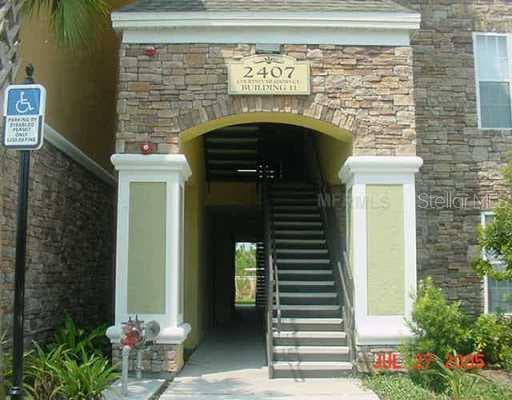 2407 COURTNEY PALMS DRIVE UNIT 104 TAMPA, FL 33619