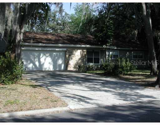 424 FERN CLIFF AVENUE Temple Terrace, FL 33617