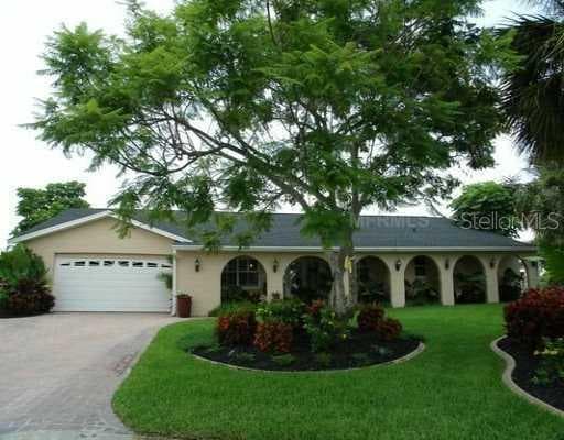 6338 Wisteria LANE Apollo Beach, FL 33572