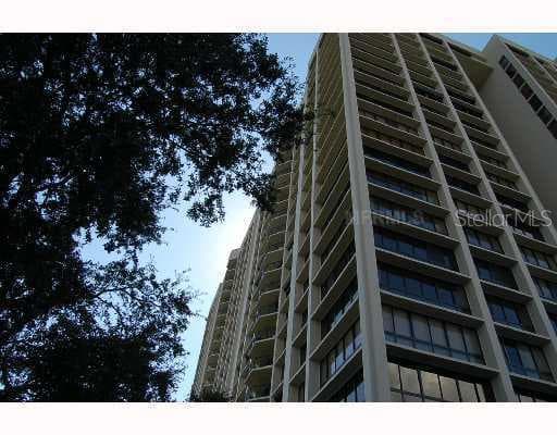 3301 BAYSHORE UNIT 1906 TAMPA, FL 33629