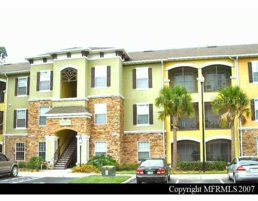10211 COURTNEY PALMS DRIVE UNIT 103 Tampa, FL 33619