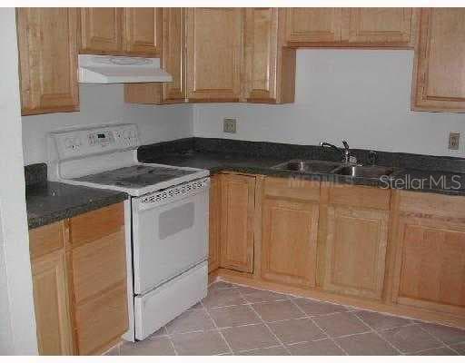 6810 S WALL STREET TAMPA, FL 33616