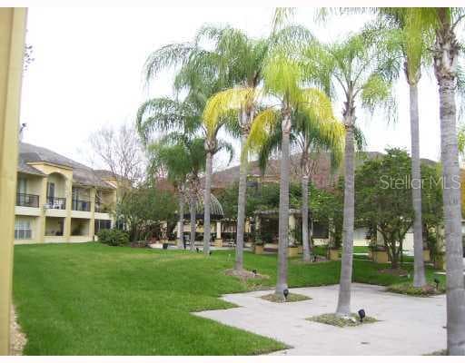 615 ARBOR LAKE LANE TAMPA, FL 33602