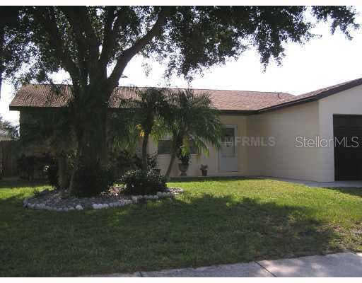 907 LOCHMONT DRIVE BRANDON, FL 33511