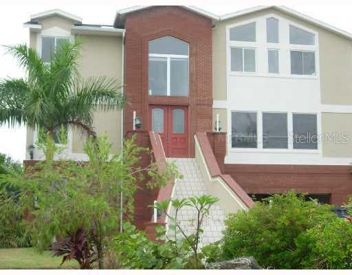715 NE WEEDON DRIVE St Petersburg, FL 33702