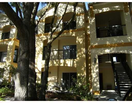 5604 PINNACLE HEIGHTS CREEK UNIT 202 Tampa, FL 33624