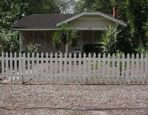 921 E SHADOWLAWN AVENUE TAMPA, FL 33603