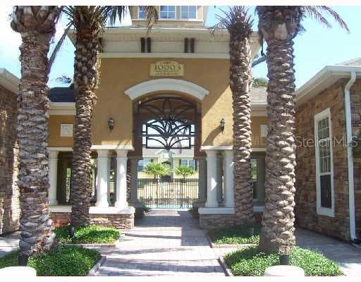 10121 COURTNEY PALMS DRIVE UNIT 203 TAMPA, FL 33619