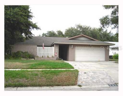 707 REGENCY COURT TAMPA, FL 33613