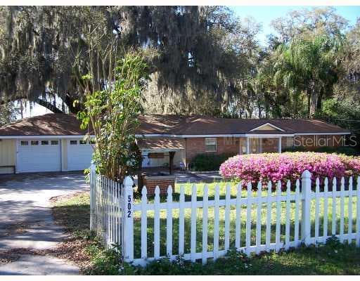 502 LAKEWOOD DRIVE Brandon, FL 33510