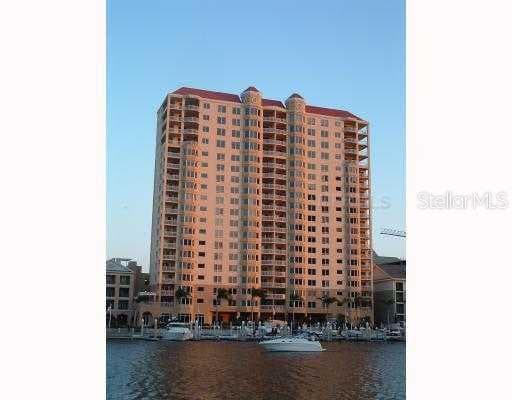 371 CHANNELSIDE WALKWAY UNIT 302 tampa, FL 33602