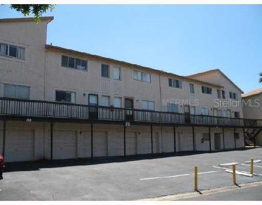 6319 NEWTOWN CREEK UNIT B-4 Tampa, FL 33615