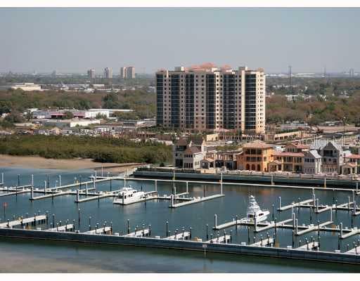 5823 Bowen Daniel UNIT 402 Tampa, FL 33616