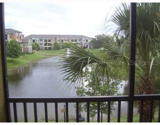 10108 COURTNEY OAKS CREEK UNIT 304 Tampa, FL 33619