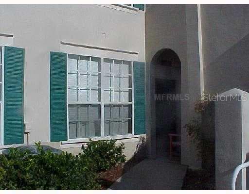9352 LAKE CHASE ISLAND WAY UNIT 9352 Tampa, FL 33626