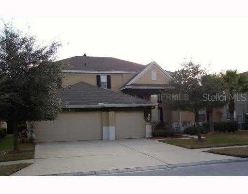 19315 AUTUMN WOODS AVENUE TAMPA, FL 33647