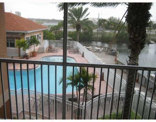 5000 CULBREATH KEY WAY UNIT 4-207 tampa, FL 33610