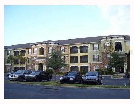 2407 COURTNEY MEADOWS COURT UNIT 204 Tampa, FL 33619