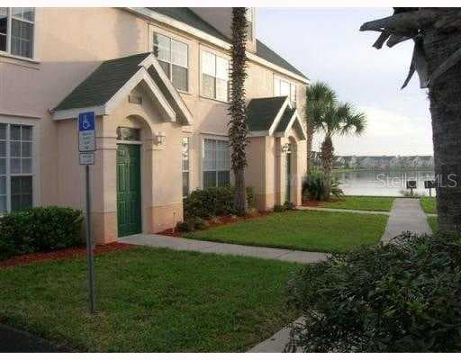 9290 LAKE CHASE ISLAND WAY UNIT 9290 Tampa, FL 33626