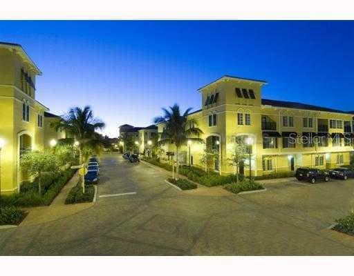 5256 W KENNEDY BOULEVARD Tampa, FL 33609