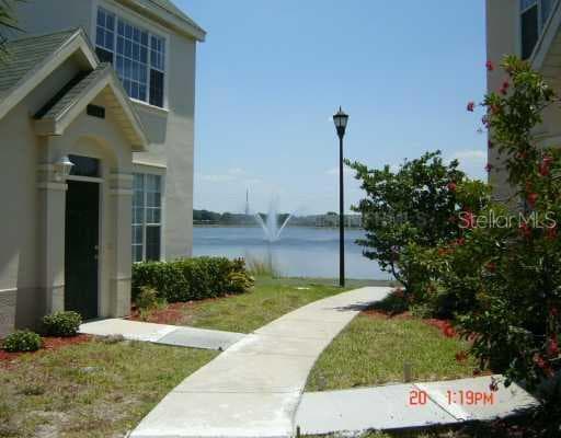 9356 LAKE CHASE ISLAND WAY UNIT 9356 TAMPA, FL 33626