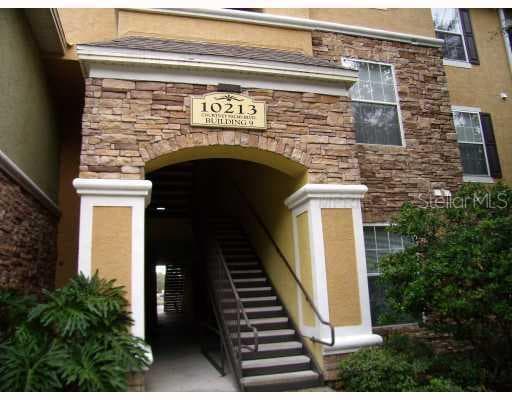 10213 COURTNEY PALMS DRIVE UNIT 101 Tampa, FL 33619
