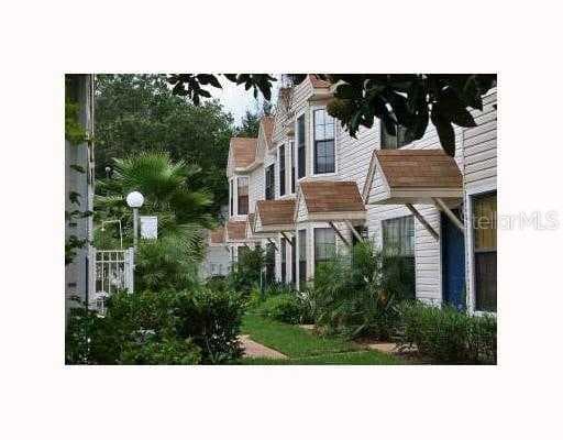 2302 MAKI ROAD UNIT 86 PLANT CITY, FL 33563