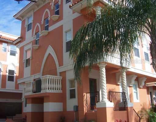 908 VILLA VENICIA WAY Tampa, FL 33602