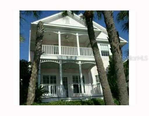 934 HEMINGWAY CIRCLE TAMPA, FL 33602