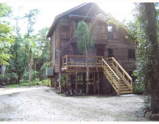 8021 QUAIL HOLLOW BOULEVARD WESLEY CHAPEL, FL 33544