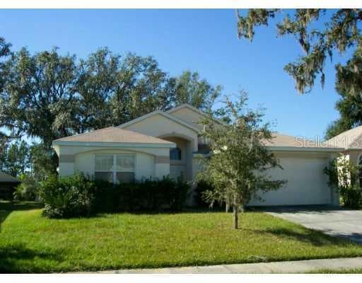5205 POND VIEW COURT ZEPHYRHILLS, FL 33541
