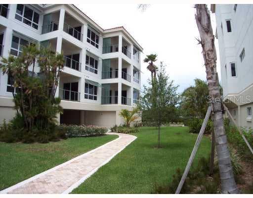 1030 BELLASOL WAY UNIT 203 APOLLO BEACH, FL 33572