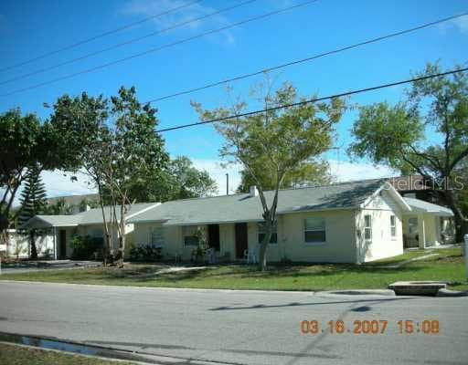 201 8TH AVENUE UNIT 3 INDIAN ROCKS BEACH, FL 33785
