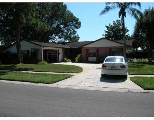8416 FLAGSTONE DRIVE TAMPA, FL 33615