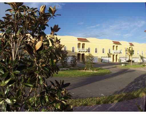 513 VILLA TREVISO COURT APOLLO BEACH, FL 33572