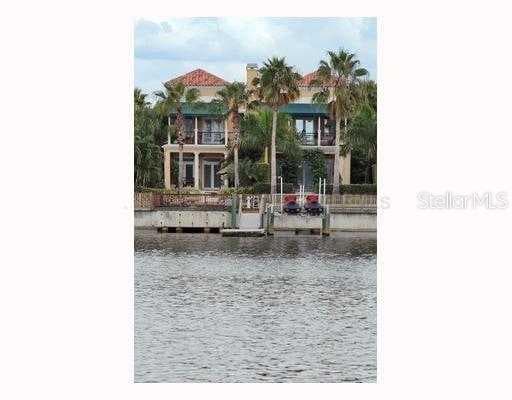 1147 ABBEYS WAY TAMPA, FL 33602