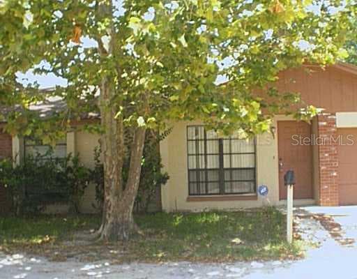 9215 ROUNDWOOD COURT TAMPA, FL 33615