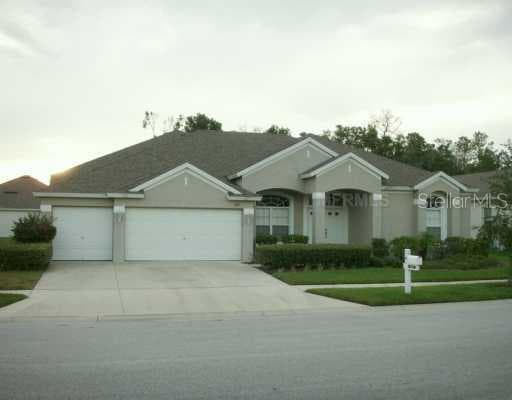 5135 SILVER CHARM TERRACE WESLEY CHAPEL, FL 33544