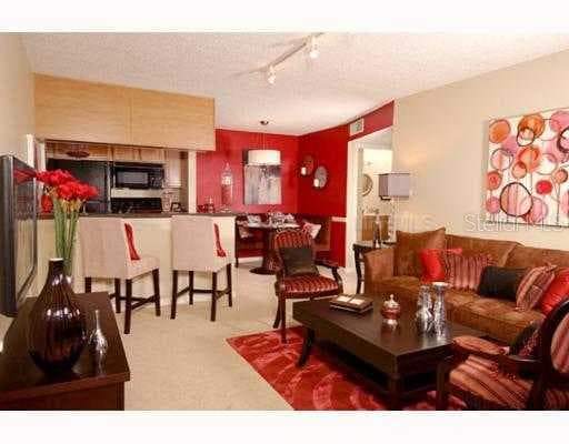 220 LAKE PARSONS GREEN UNIT 102 BRANDON, FL 33511