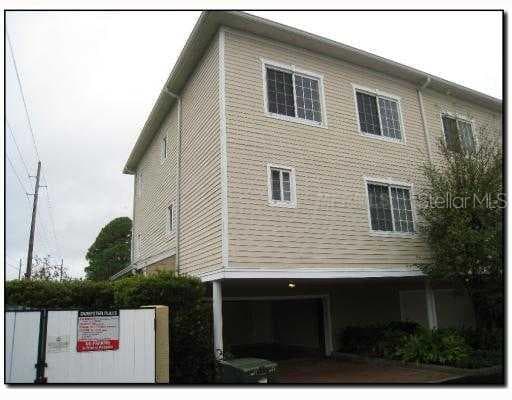 9862 W PARK VILLAGE DRIVE TAMPA, FL 33626