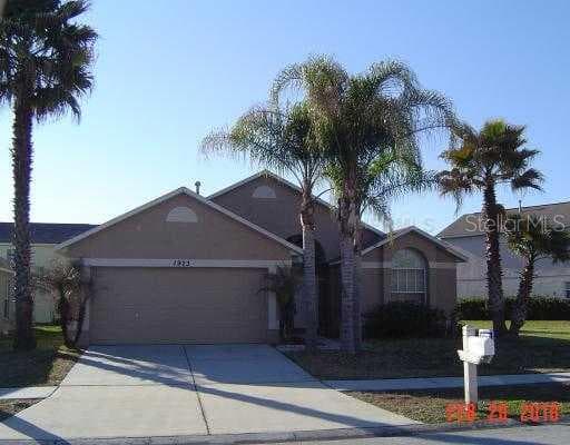 1923 FELLSWAY COURT WESLEY CHAPEL, FL 33543